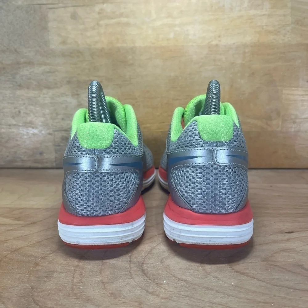 Nike Dual Fusion Lite Womens Size 6.5 Running Shoes Silver Red 599560-001